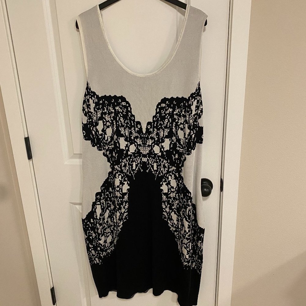 Lane Bryant Sexy Plus Size Dress Heavy Material Flattering 26/28 or 3x/4x